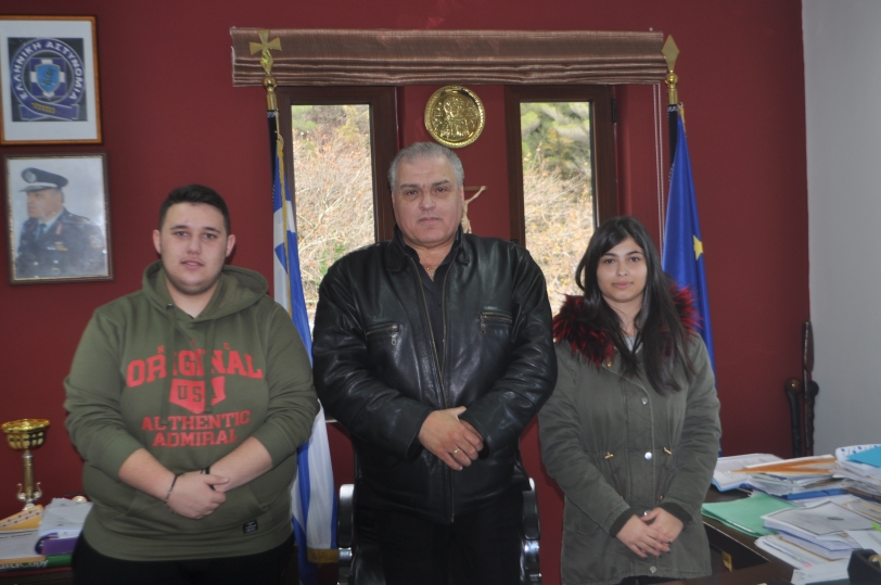 &Sigma;&omicron;&beta;&alpha;&rho;ή &omicron;&iota;&kappa;&omicron;&nu;&omicron;&mu;&iota;&kappa;ή &epsilon;&nu;ί&sigma;&chi;&upsilon;&sigma;&eta; &tau;&omicron;&upsilon; &Delta;ή&mu;&omicron;&upsilon; &Kappa;. &Tau;&zeta;&omicron;&upsilon;&mu;έ&rho;&kappa;&omega;&nu;  &pi;&rho;&omicron;&sigmaf; &tau;&omicron;&upsilon;&sigmaf; &mu;&alpha;&theta;&eta;&tau;έ&sigmaf; &Gamma;&upsilon;&mu;&nu;&alpha;&sigma;ί&omicron;&upsilon; &amp; &Lambda;&upsilon;&kappa;&epsilon;ί&omicron;&upsilon;