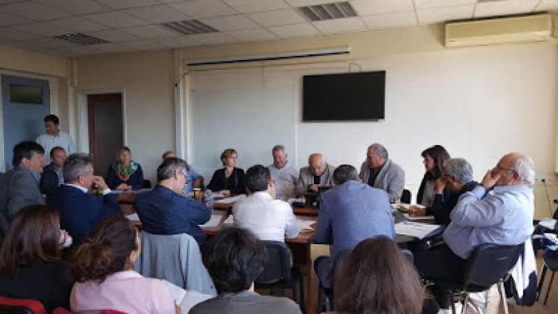 &Sigma;&tau;&eta;&nu; &pi;&rho;ώ&tau;&eta; &sigma;&upsilon;&nu;ά&nu;&tau;&eta;&sigma;&eta; &epsilon;&rho;&gamma;&alpha;&sigma;ί&alpha;&sigmaf; &gamma;&iota;&alpha; &tau;&omicron;&upsilon;&sigmaf; &omicron;&rho;&epsilon;&iota;&nu;&omicron;ύ&sigmaf; &Delta;ή&mu;&omicron;&upsilon;&sigmaf; &tau;&eta;&sigmaf; &Eta;&pi;&epsilon;ί&rho;&omicron;&upsilon; &omicron; &Delta;ή&mu;&alpha;&rho;&chi;&omicron;&sigmaf; &Kappa;. &Tau;&zeta;&omicron;&upsilon;&mu;έ&rho;&kappa;&omega;&nu; &Mu;. &Gamma;&alpha;&rho;&nu;έ&lambda;&eta;&sigmaf;